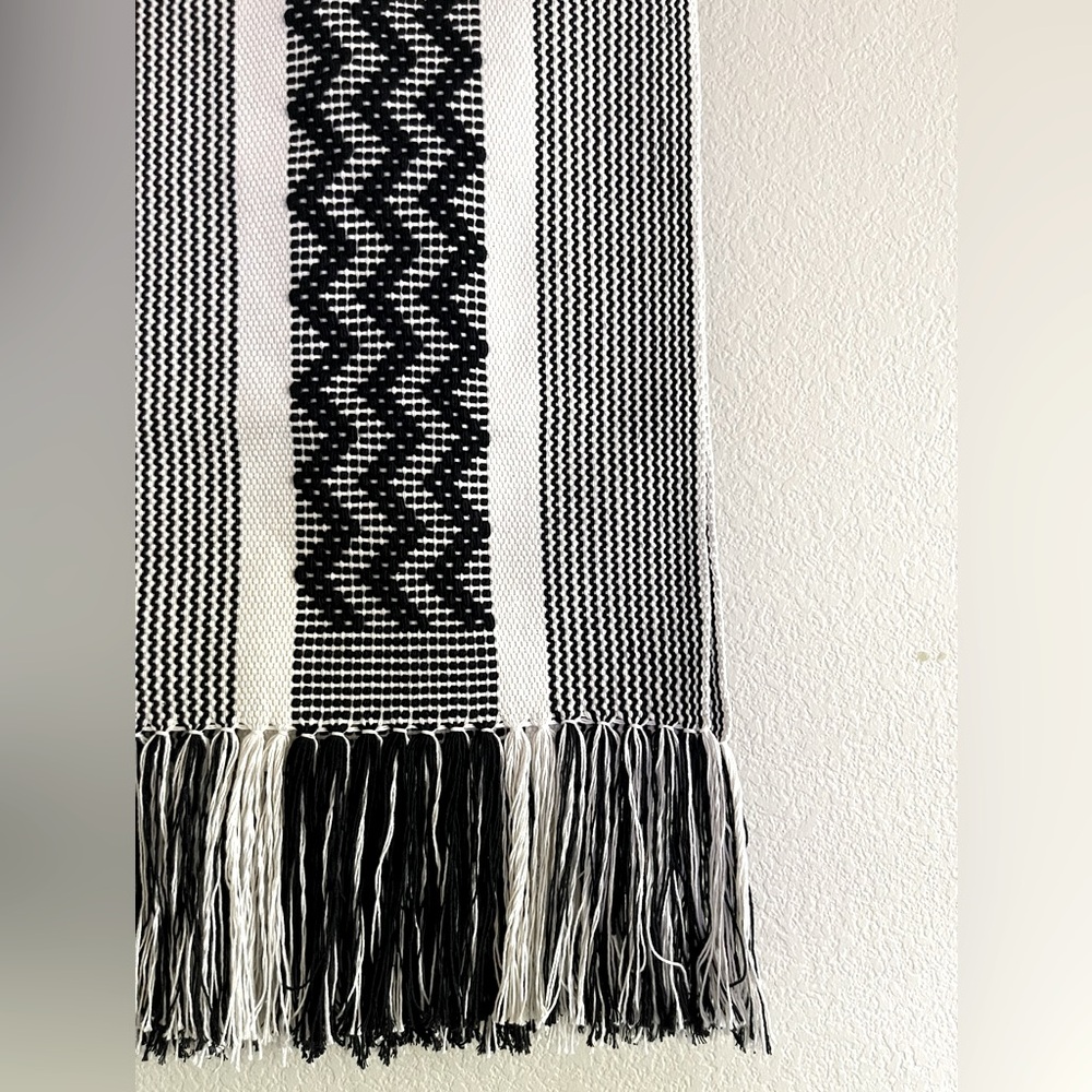 Table Runner Handmade In Oaxaca - Picture 4 of 4